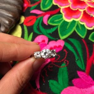 Vintage s925 ring with cz stones